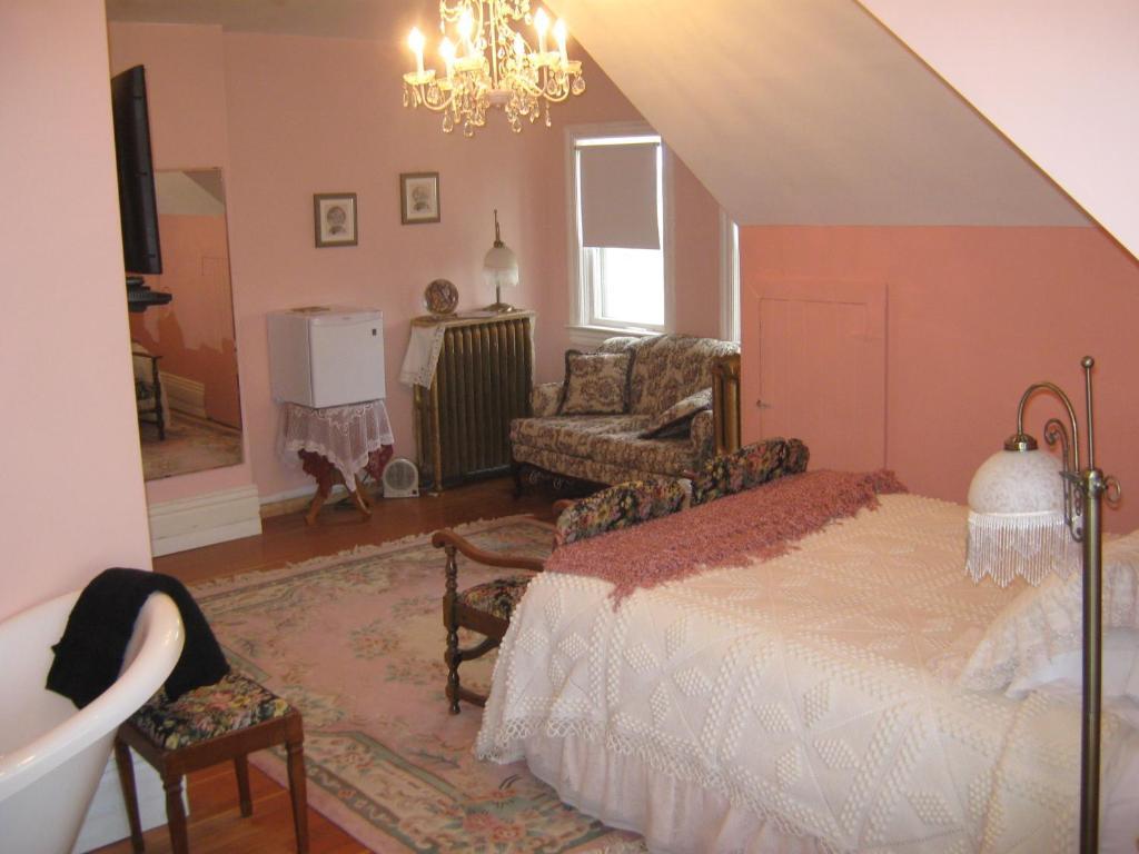 Wakamow Heights Bed And Breakfast Moose Jaw Habitación foto